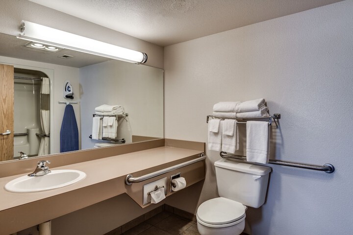 Room 15 of 49