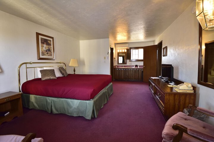 Room 21 of 34