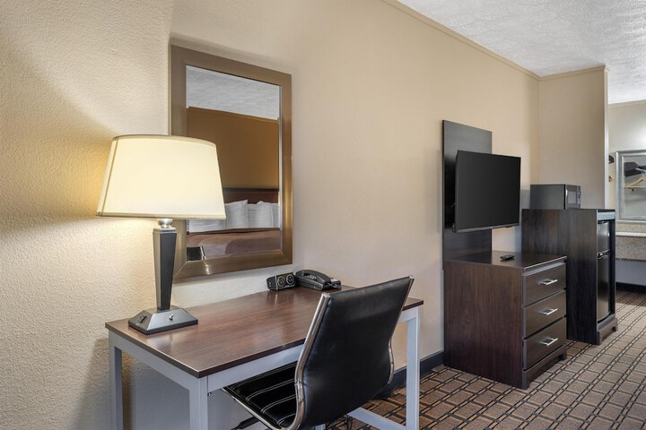 SureStay Hotel by Best Western Summersville