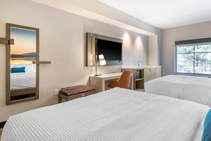 Cambria Hotel Lake Placid - Lakeside Resort