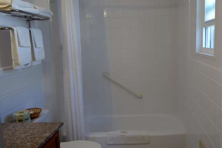 Room 5 of 11