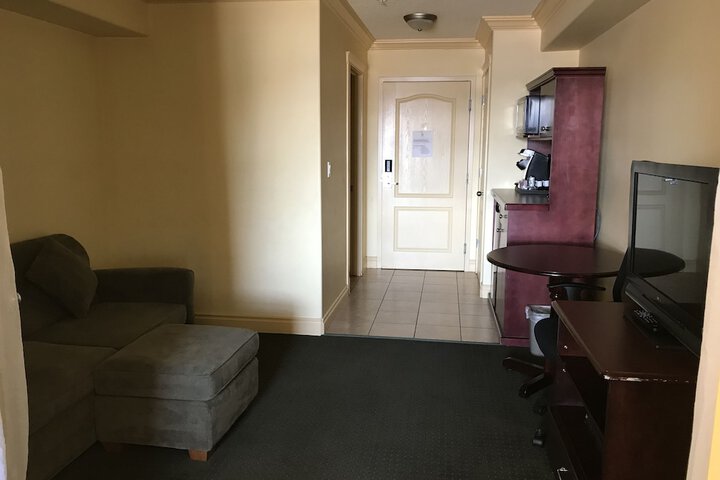 Room 14 of 28