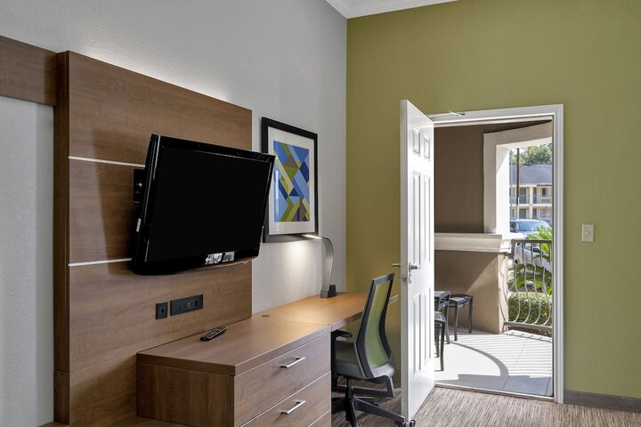 Holiday Inn Express & Suites Lufkin South by IHG