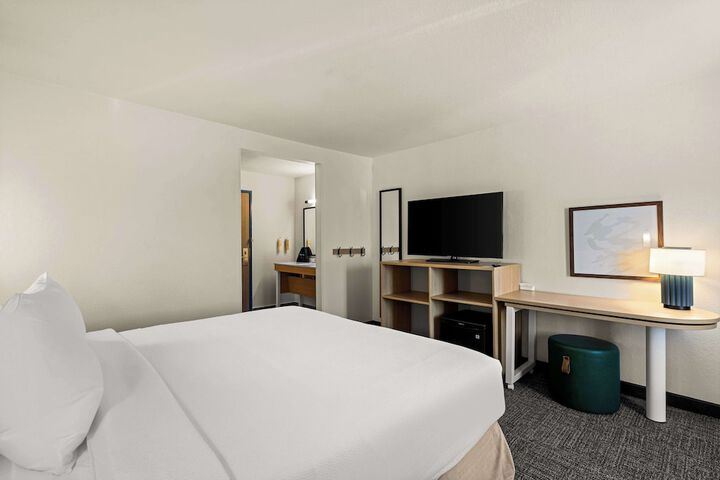 Room 25 of 58