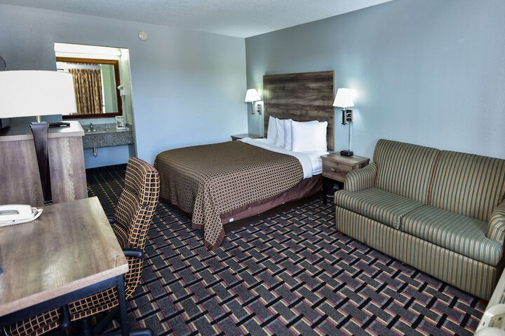 Room 26 of 28