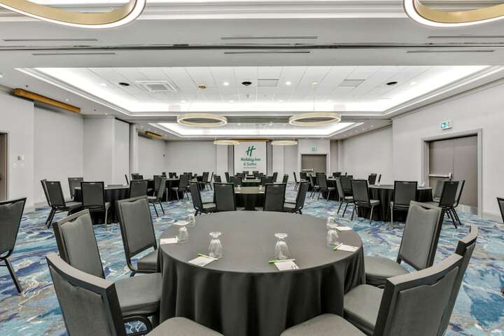 Ballroom/Hall 127 of 134