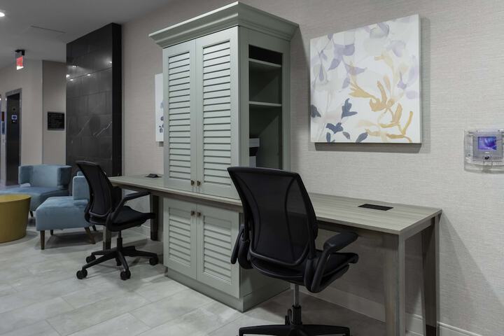 Business Center 23 of 23