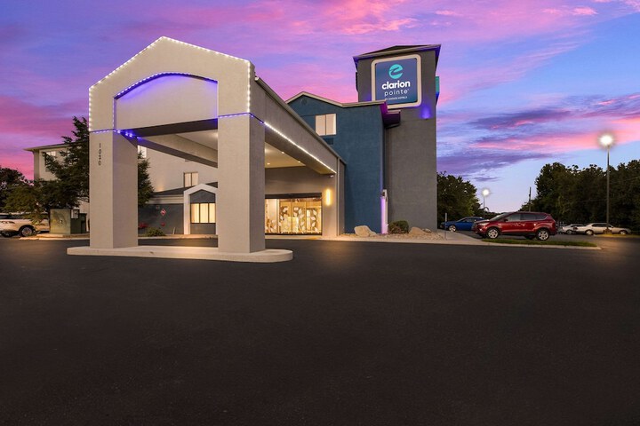 Hotel 7 of 53