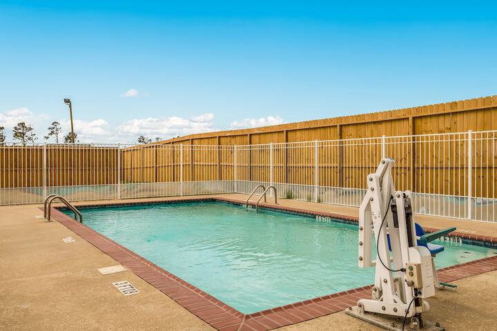 Pool 8 of 38