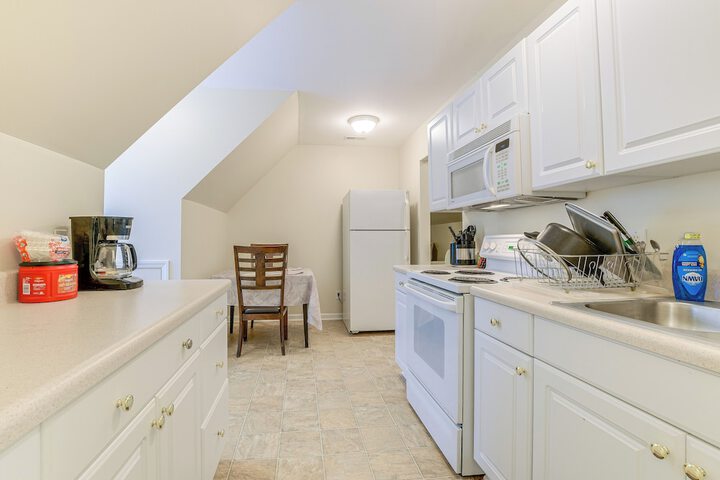 Hike Golf & Boat: Wake Forest Home w / Yard
