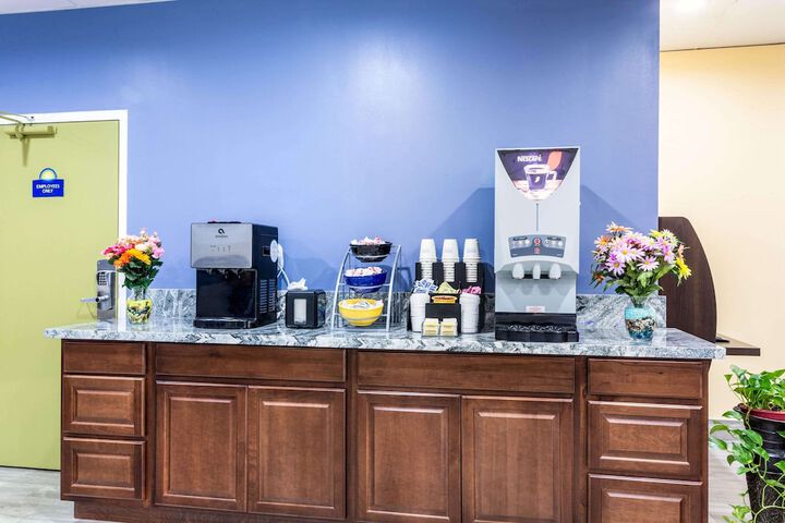 Breakfast/Coffee Service 19 of 20