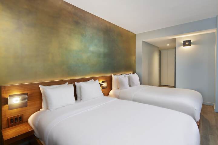 Room 13 of 25