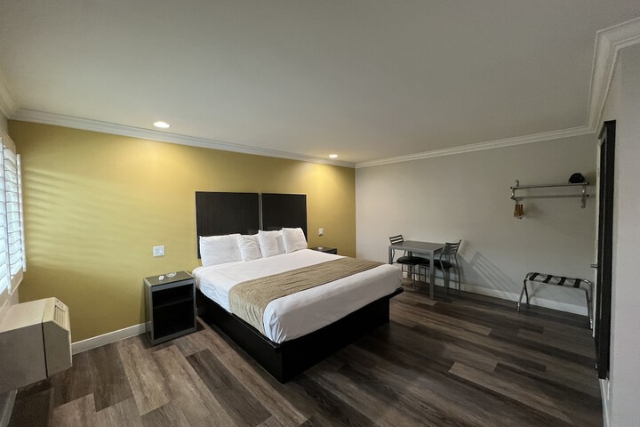 Deluxe Inn Hawthorne