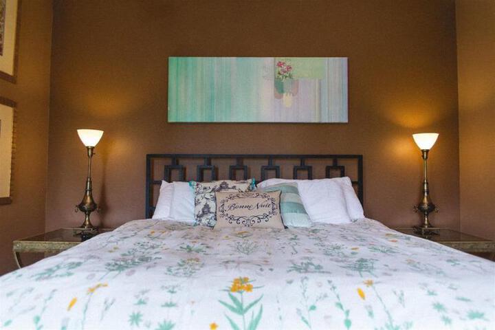 ORCHARD HOUSE BED & BREAKFAST
