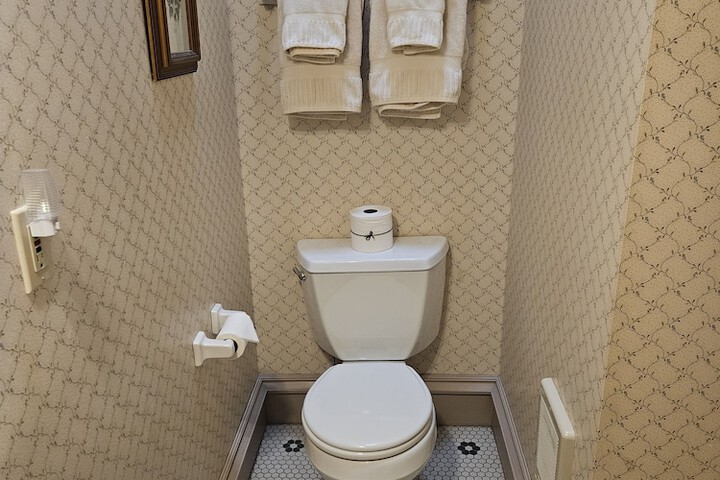 Room 66 of 95