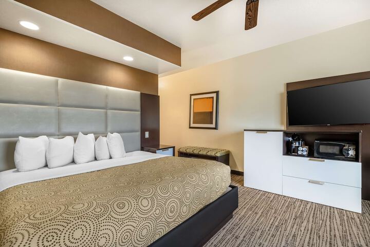 Room 7 of 28