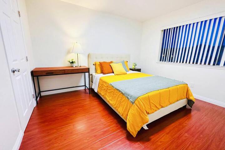 Charming 3BR Retreat near Disneyland Downtown LA!