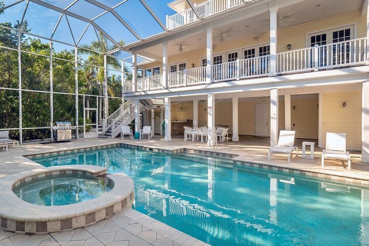 The Palm and Shell Captiva Island Private Luxury Home With Pool hot tub and Beach Access