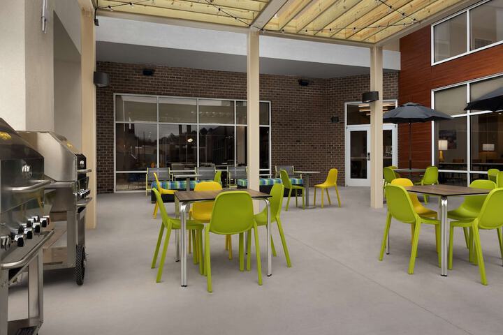 Terrace/Patio 43 of 44