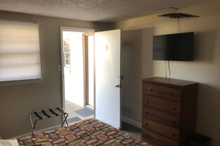 Room 9 of 19