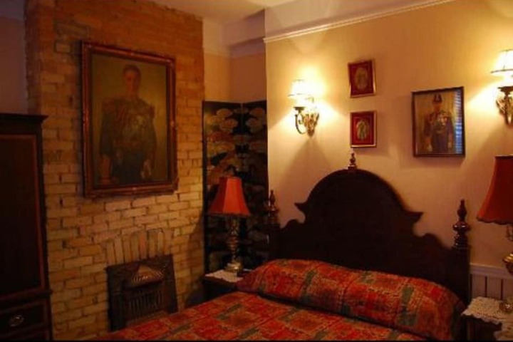 Room 24 of 44