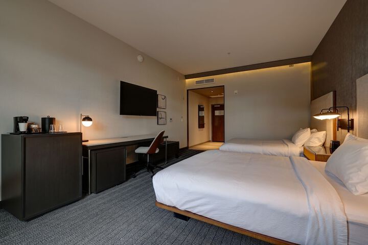 Room 35 of 68