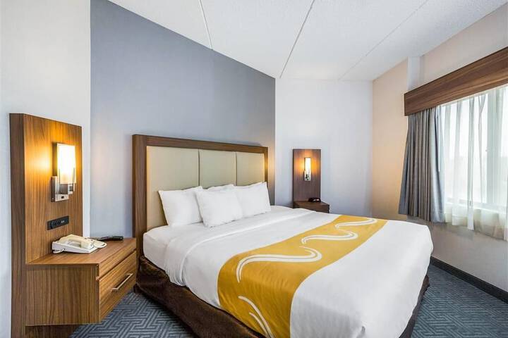 Room 21 of 34