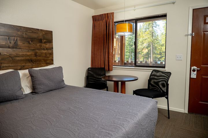 Room 40 of 235