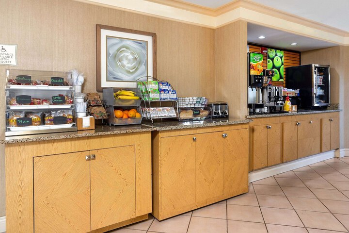 La Quinta Inn Tampa Airport Stadium Westshore