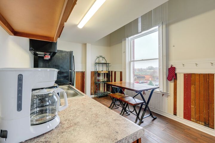 Unique & Stylish Studio Loft in Huntington!