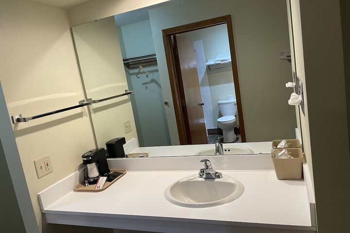 Room 9 of 20
