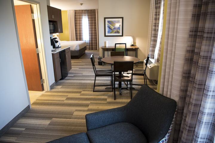 Room 17 of 38