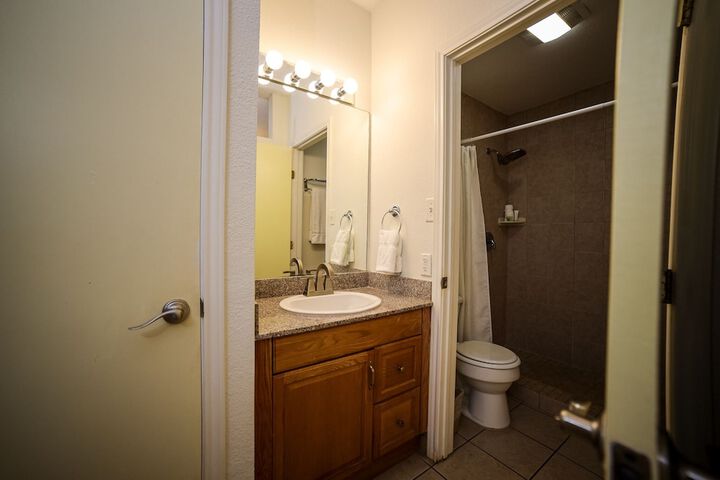 Room 12 of 28