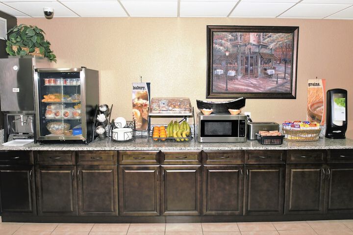 Microtel Inn & Suites by Wyndham Jacksonville Airport