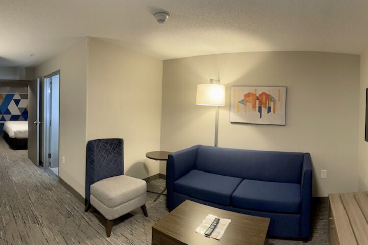 Room 102 of 145