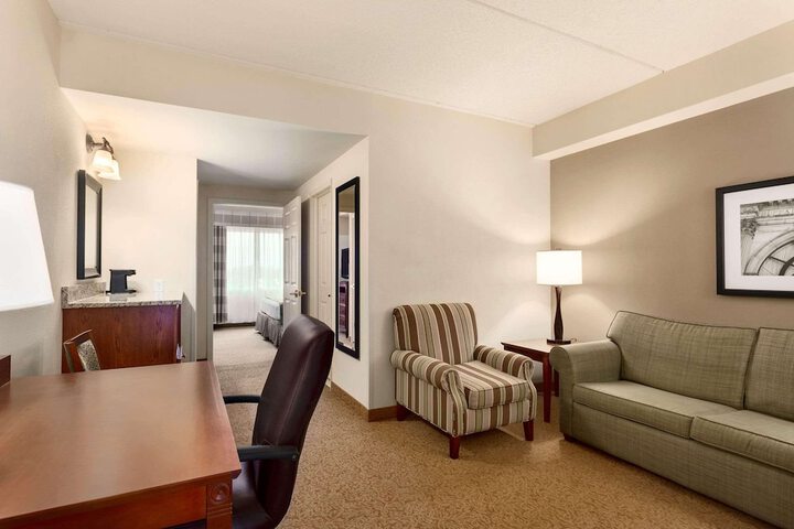 Country Inn & Suites by Radisson Buffalo South I-90, NY