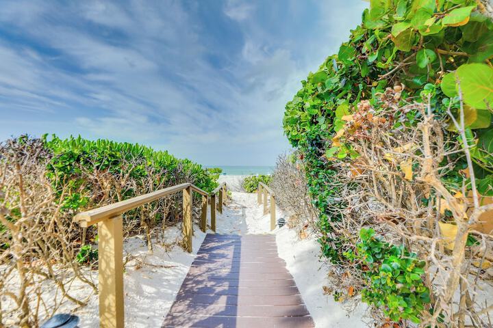Gulf Getaway With Porch + Direct Beach Access!