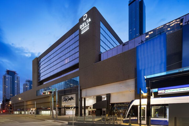 Delta Hotels by Marriott Edmonton Centre Suites
