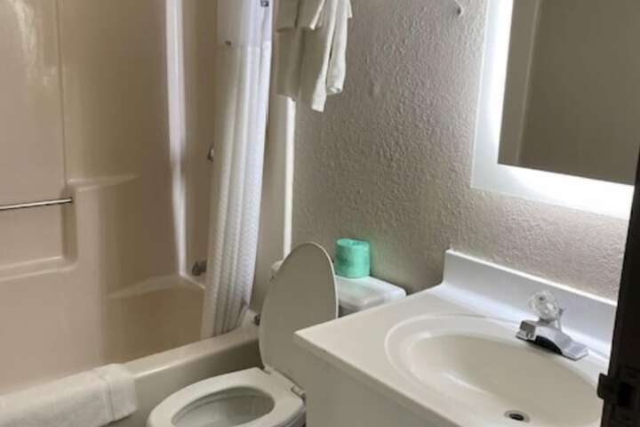 Room 17 of 19