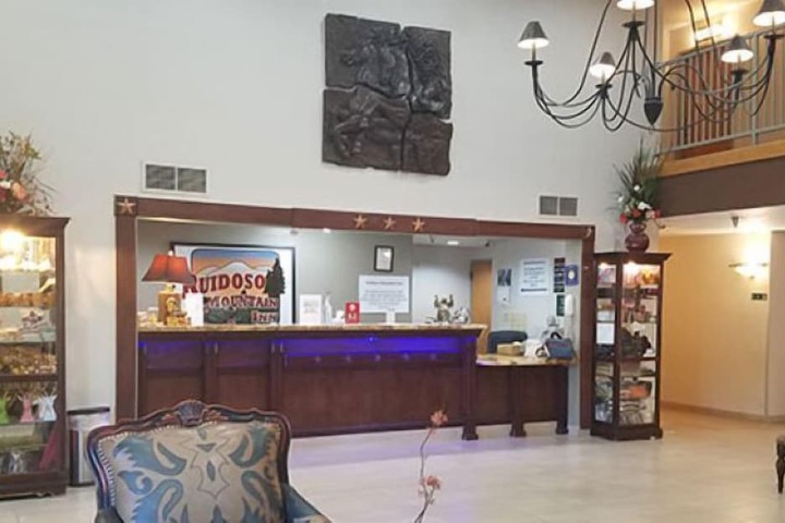 Ruidoso Mountain Inn