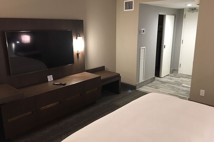 Room 22 of 99
