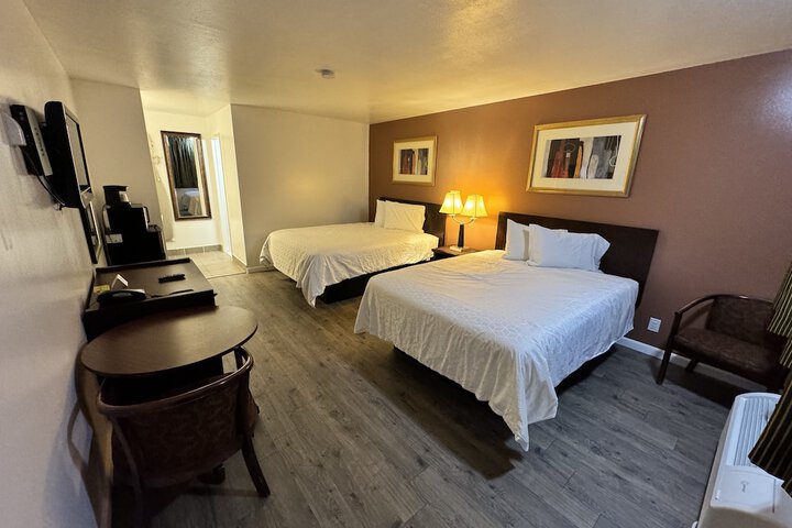 Room 11 of 19