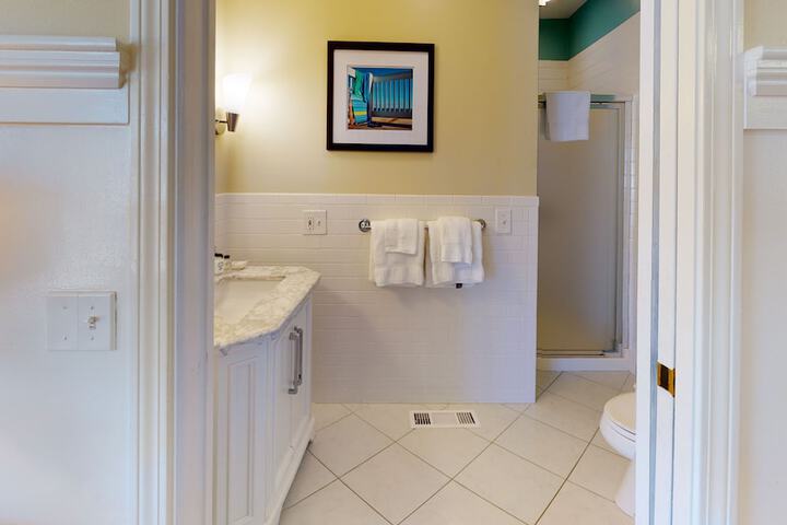 Breezeway Boutique Hotel