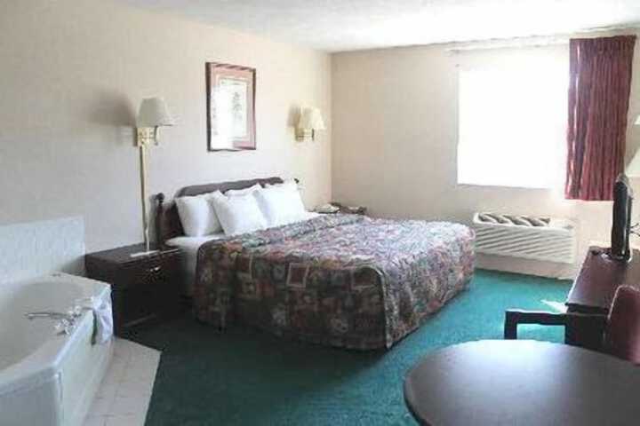 Room 15 of 36
