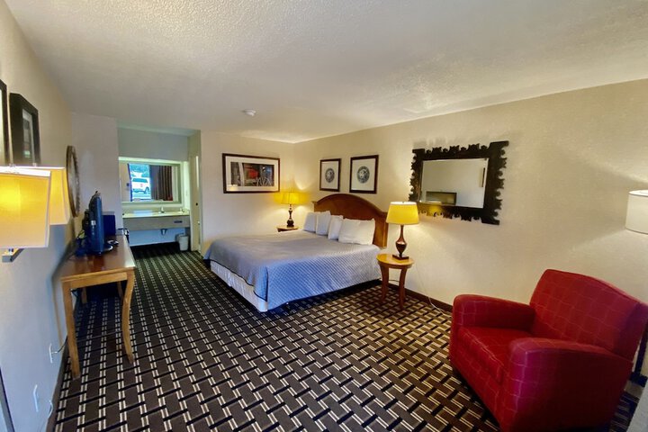 Room 17 of 18