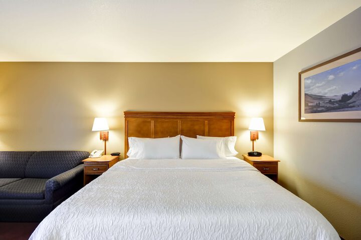 Room 13 of 27