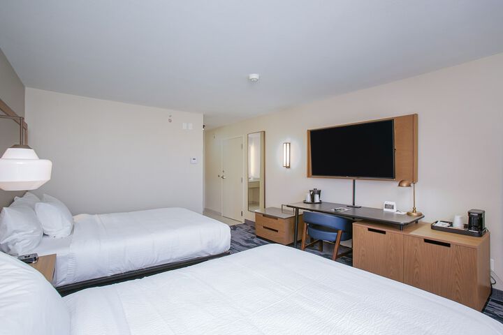 Room 25 of 46