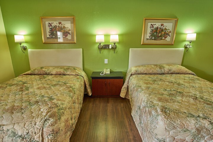 Room 47 of 77