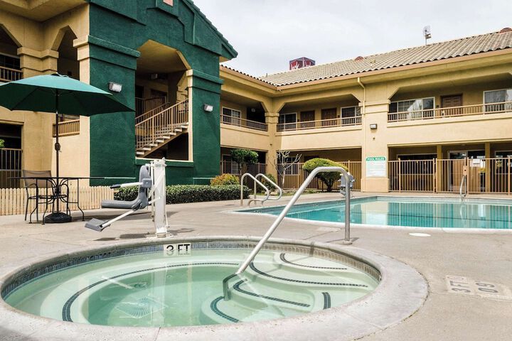 Pool 5 of 27