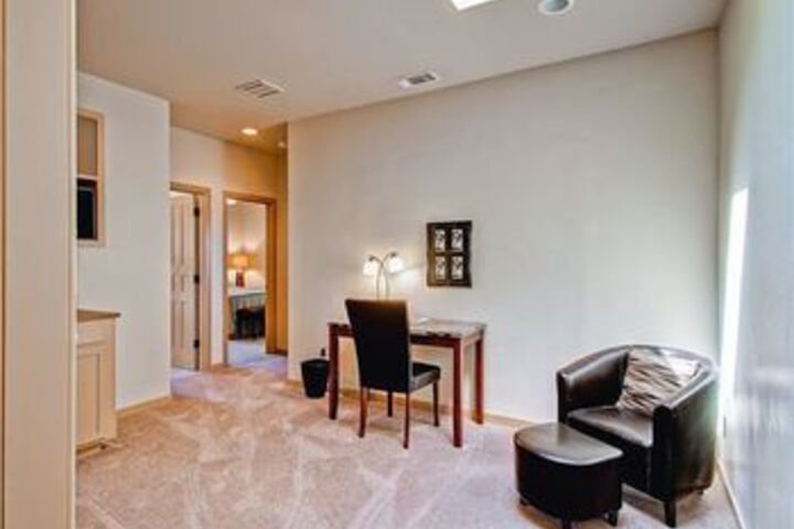 Vina Robles Guest 4 Br Home by RedAwning